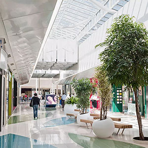 chute dans un centre commercial