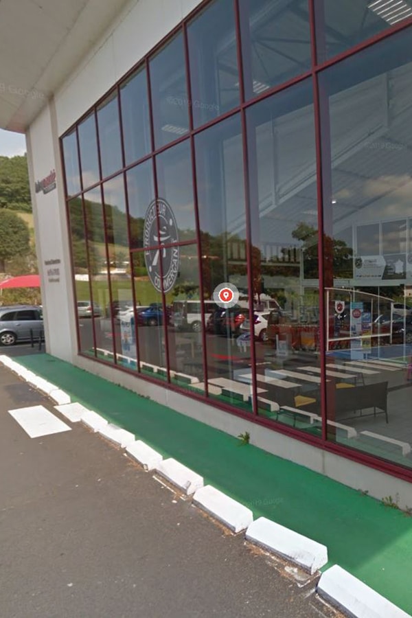 chute sortie d'un hypermarché